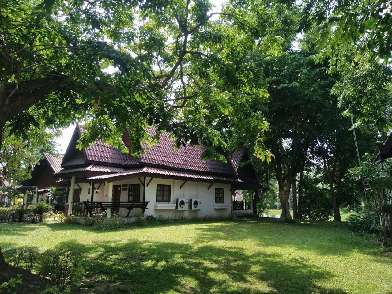 Inthanon Riverside Resort Чомтонг Екстер'єр фото